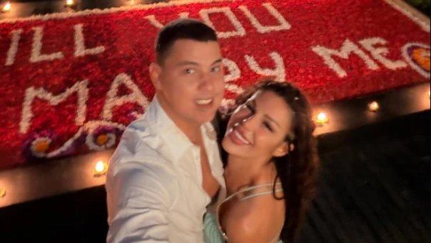 POGLEDAJTE KAKO JE IZGLEDALA VERIDBA ENE I PEJE NA BALIJU! Kleknuo na kolena, pa usledio NAJEMOTIVNIJI prizor, buduća mlada pokazala PRSTEN: Ovu noć će pamtiti zauvek (FOTO)