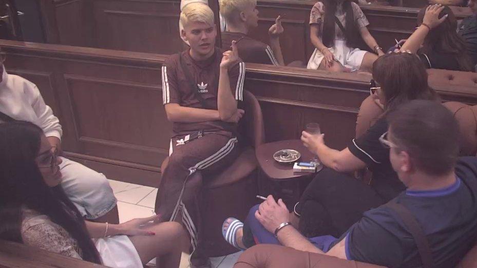 Uroš otkrio sa kim je sve u svađi: ONA DIGNE NOS KAO DA JE SA DVORA! (VIDEO)