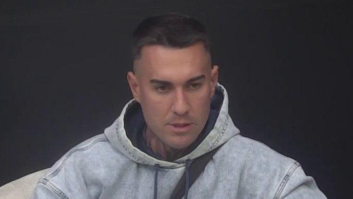 Biće ga sramota da je dovede u društvo: Mateja šokiran Đukićevim ponašanjem, unakazio i Cara za sve pare!