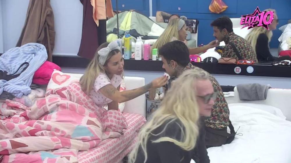 Toplo-hladno! Aneli nakon rasprave sa Đukićem rešila da mu pokaže da ipak pazi i brine o njemu! (VIDEO)