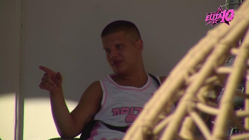 PLJUŠTE UVREDE KAO NIKADA! Karlo i Dajana zaratili na startu Elite 10: Možes da sanjaš... (VIDEO)