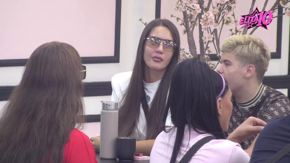 Kad je lizala činije to je bilo prirodno: Ivan jedva dočekao da napadne Anđelu Đuričić, Matora unakazila Filipa Đukića! (VIDEO)