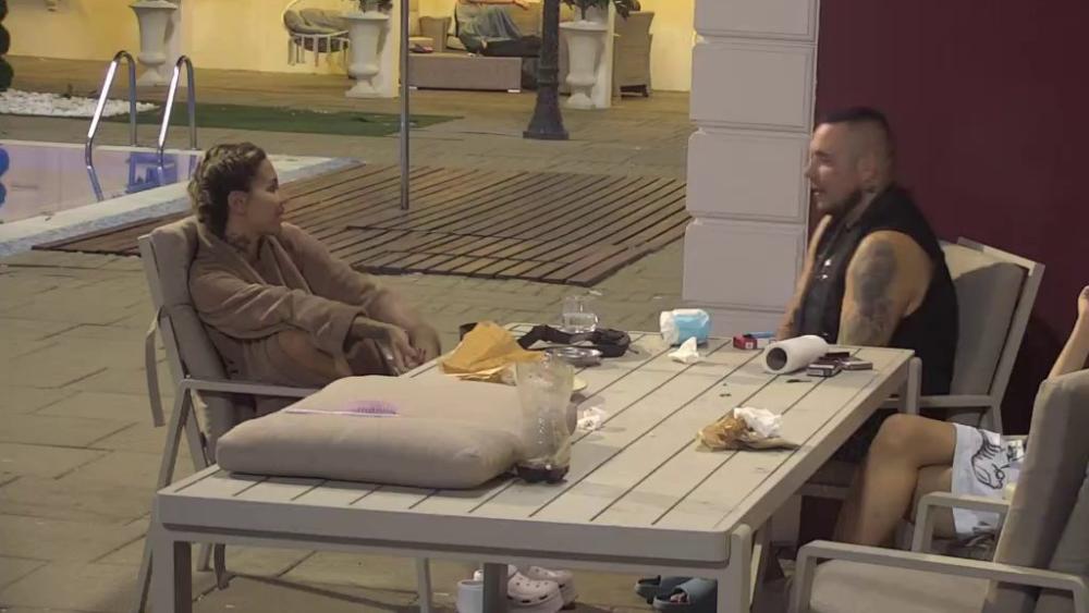 Nikad ne bih pala na tebe: Aneli ponovo izaziva Cara, on joj priznao da ako se zainati neće biti dobro! (VIDEO)