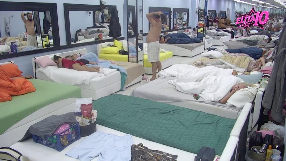 Šok u Eliti: Oglasio se Veliki šef, takmičari ne znaju šta ih je snašlo (VIDEO)