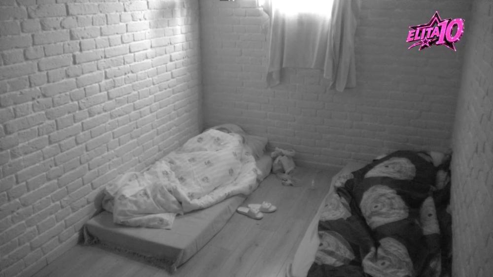 Aneli zaspala pored Cara mirnim snom: A evo šta je za to vreme radio Đukić (VIDEO)