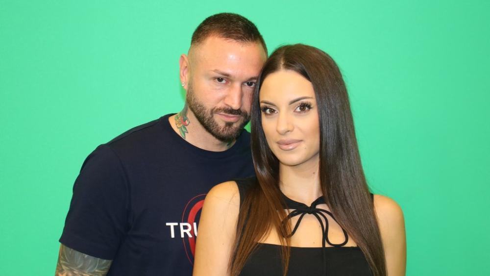 Da li su Miona i Ša i dalje zajedno? Reper otkrio da već dve godine nema komunikaciju s njenim roditeljima, a evo gde ona živi već dva meseca! (VIDEO)