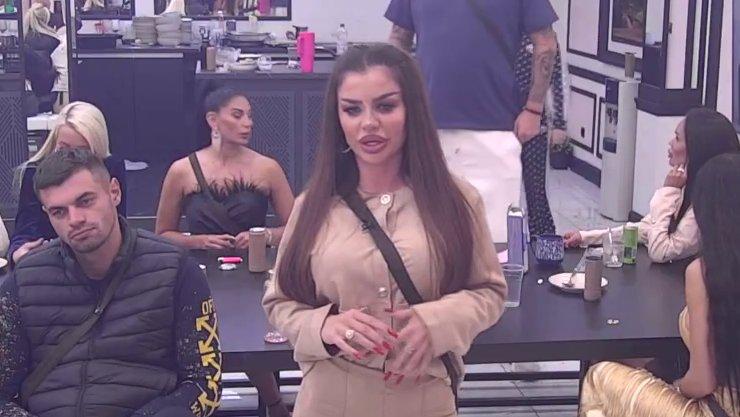Može samo da priča: Sanja priznala da se ne plaši Marka jer je ne drži u šaci, posle toliko meseci hladna kao led! (VIDEO)