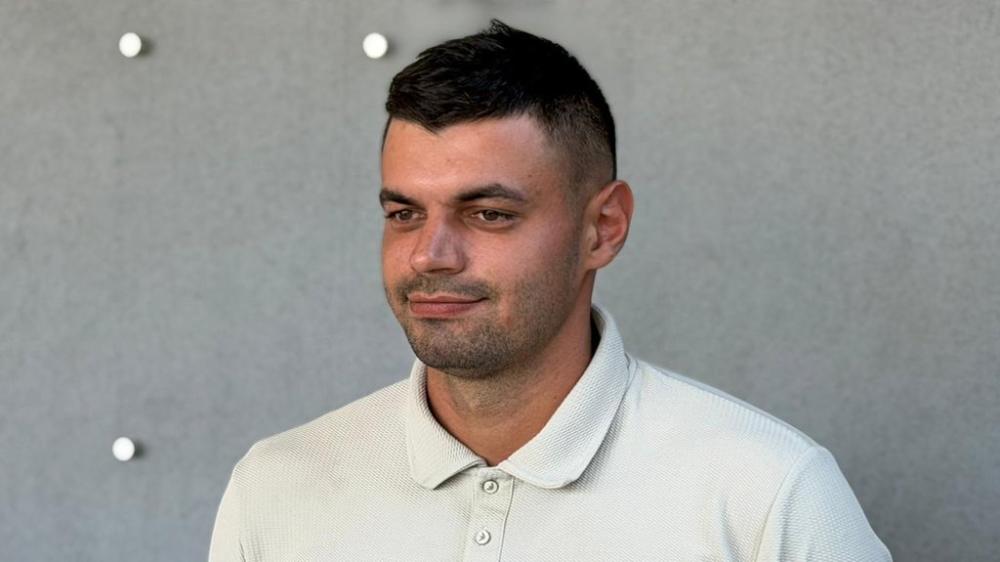 GODINAMA JE STUDIRAO RIJALITI Amar Hamzić se naoštrio za Elitu 10, a kada Gastoz vidi šta je rekao za Anđelu, neće mu biti dobro (VIDEO)