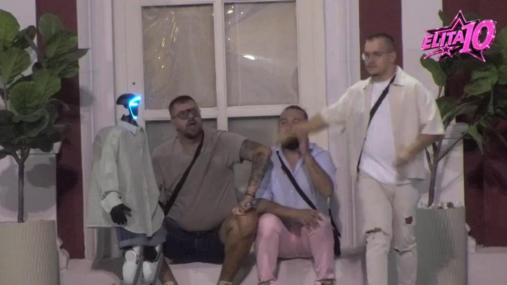 Sladi se na sav glas: Janjuš pomno sluša detalje svađe Đukića i Aneli, Dača obelodanio sve! (VIDEO)