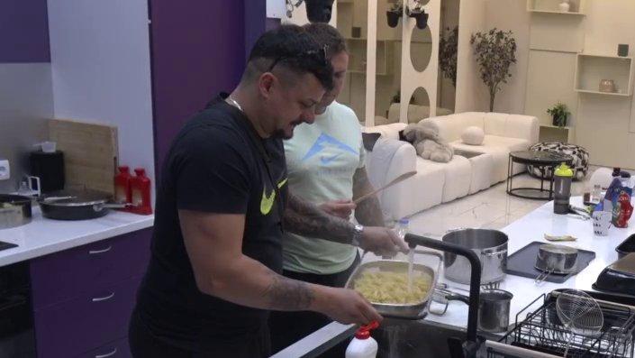 Članovi Pere Kvržice rade punom parom: Karić i Terza se bacili na posao, ostali koriste dan da odmore! (VIDEO)