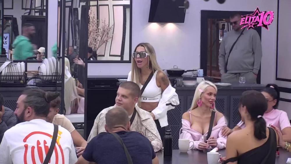 Prave nas budalama, dajte im izolaciju! Aneli IZGORELA KAO LICNA kad je videla Đukića i Cara kako se mire i grle kao braća rođena (VIDEO)