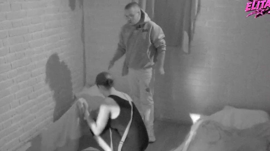 Udario restrikcije! Dača zabranio Lauri da ima intimne odnose na čaršafu njegove babe (VIDEO)