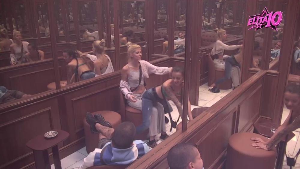 Osamili se, pa pustili maštu na volju: Jasmina pokazala Leni kako zavodi muškarce, pa Vasilije i Leon napravili još veću tenziju! (VIDEO)