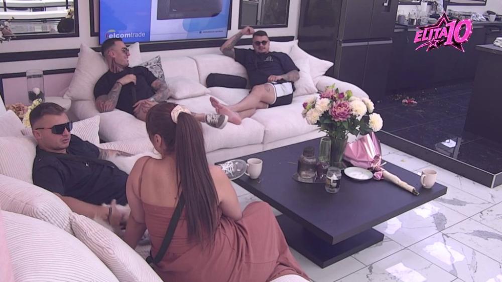 Rekla je da je VELIČANSTVENO LEŽATI PORED MENE! Miljana opljuvala Jasenku, Karić i Mateja je nagovorili da uradi OVO (VIDEO)