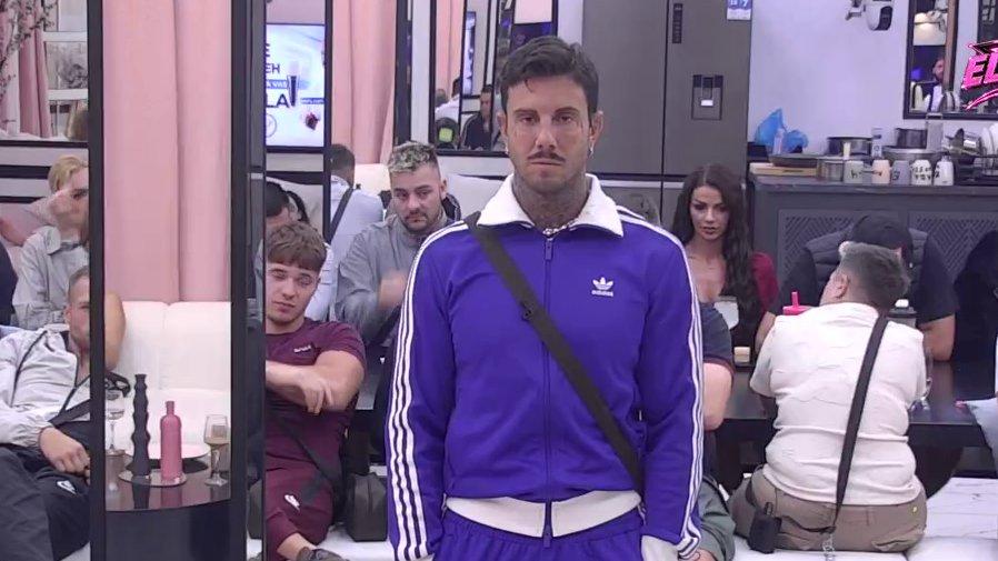 Ne može više da ćuti! Đukić pobesneo na Aneli, tvrdi da joj prija Careva pažnja: Tim postupcima meni oduzima samopouzdanje!  (VIDEO)