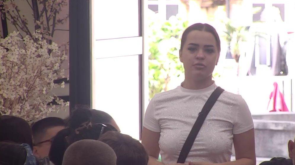 ŠOK! Jovana tvrdi da Đole Kralj smrdi, on poručio: DOĐI DA MI OPEREŠ... (VIDEO)