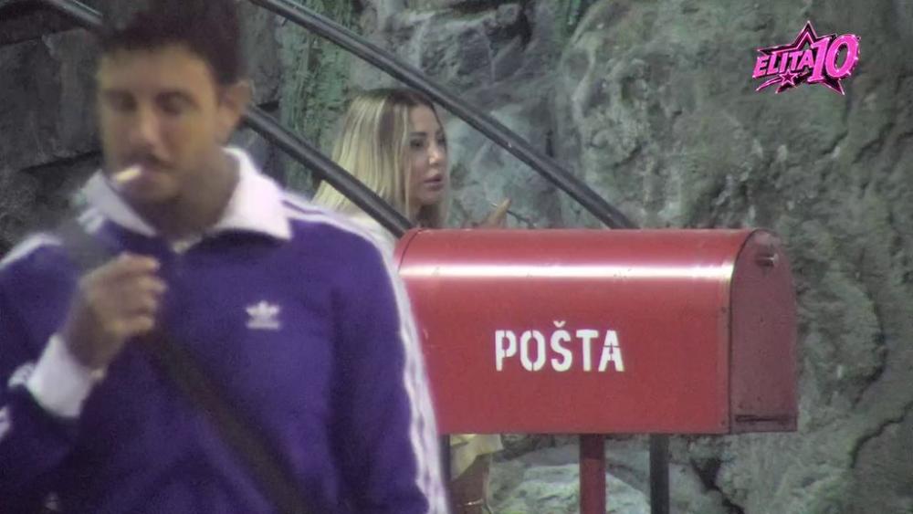 Prebacuj sve na mene: Đukić zapenio na Aneli nakon što je čuo da je delila njihovu intimu sa Carem! (VIDEO)
