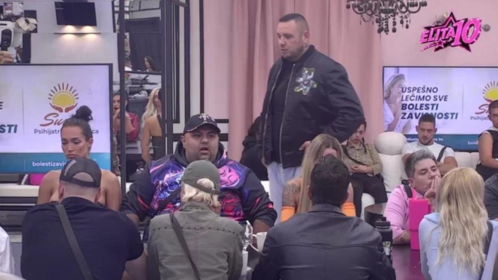 "PRETERAO SAM!" Filip Car prvi put o poljupcima sa Aneli Ahmić