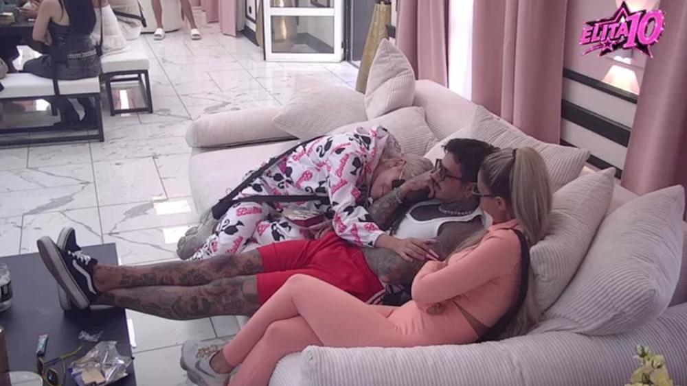 Aneli Ahmić i Filip Đukić pate jedno za drugim, ali neće da se smuvaju