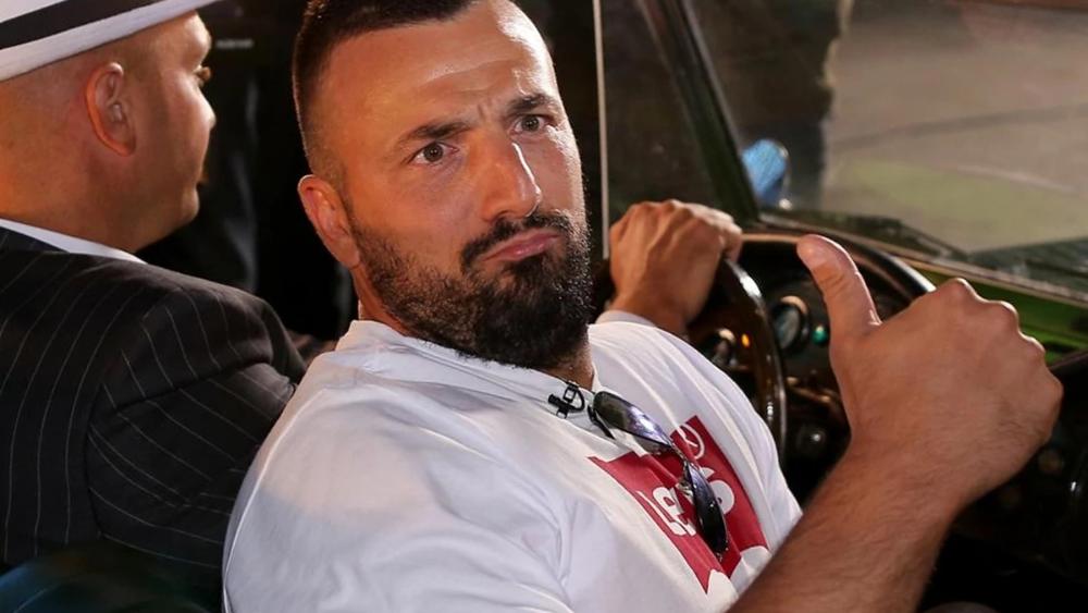 Vladimir Tomović objavi snimak provalnika dok obija kuću usred dana, moli za pomoć