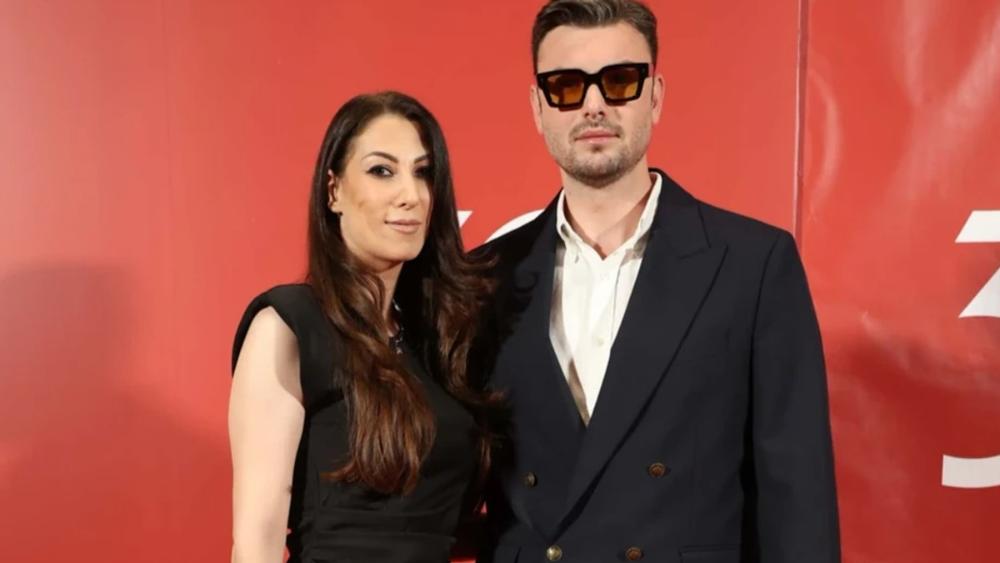 Nadežda Biljić i Toma Panić PRVI PUT U JAVNOSTI nakon što je pevačica POBEDILA RAK: Pojavila se na proslavi 30. rođendana Blica u elegantnoj crnoj kombinaciji