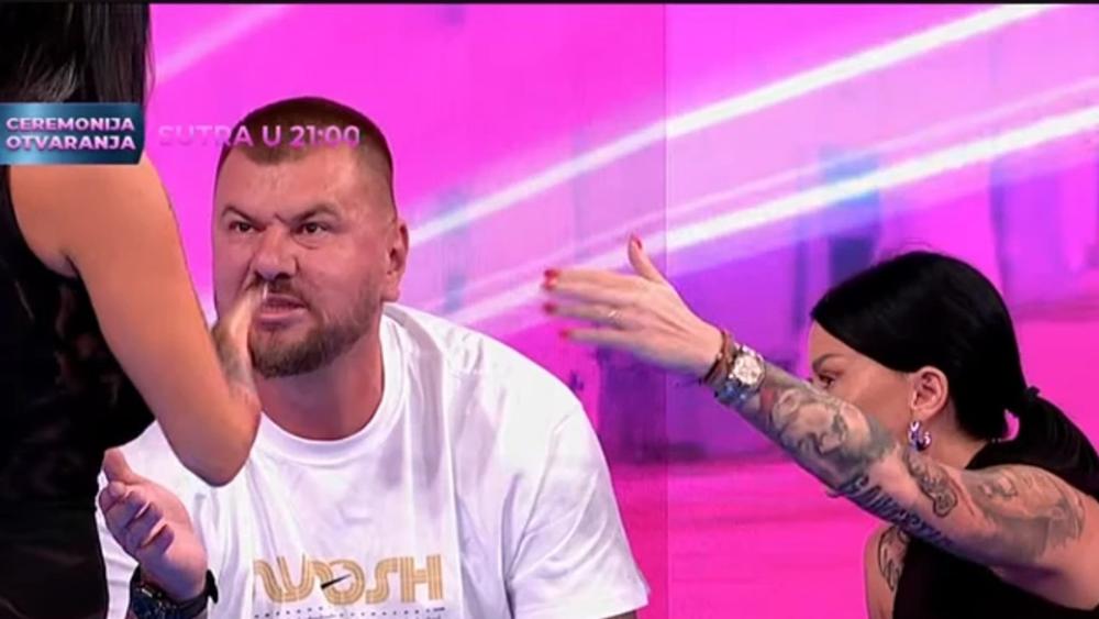 PREKINUTA UŽIVO EMISIJA! Janjuš iznenadnim upadom napravio haos, OBEZBEĐENJE MORALO HITNO DA INTERVENIŠE