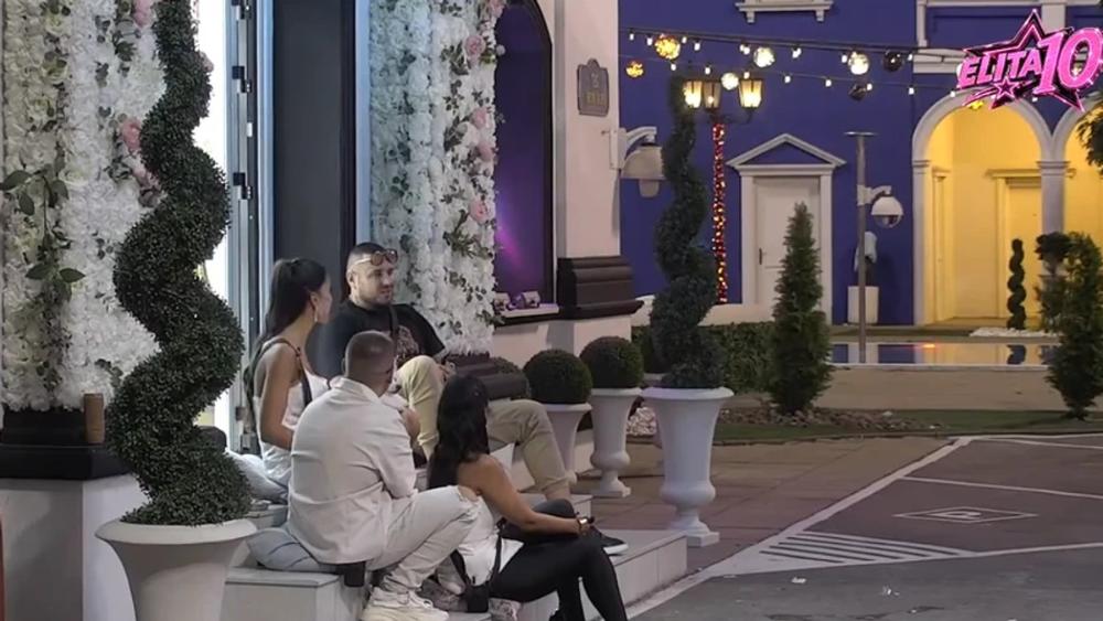 "LJUBI SE SA NJIM A GLEDA U CARA" Anđela Đuričić razotkrila kakvu igru igra Aneli, i ona sažaljeva Filipa
