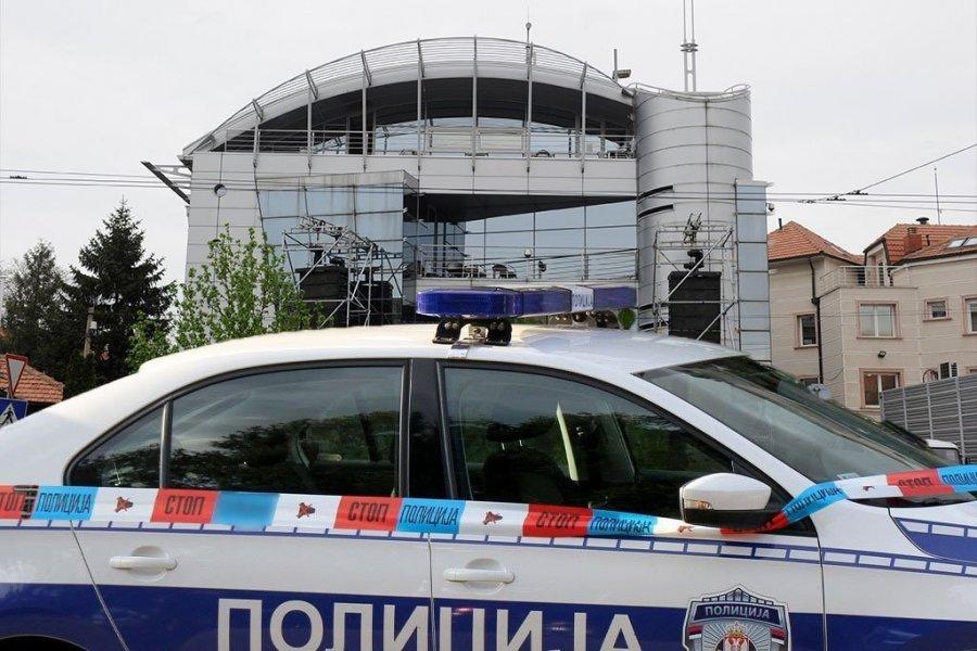 OPLJAČKANA PINKOVA VODITELJKA! Lopovi obili auto i SVE ODNELI!