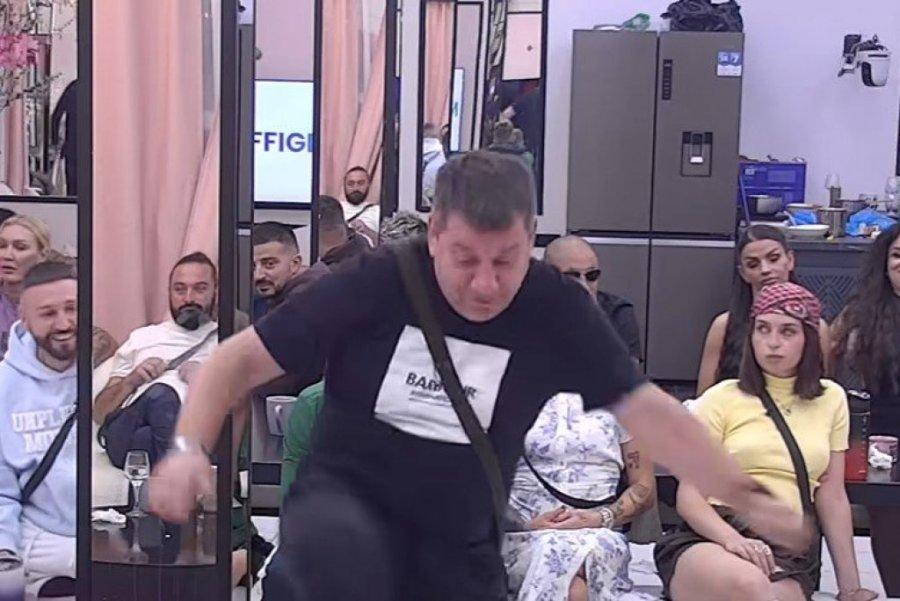 ZABRINJAVAJUĆI SNIMAK IZ "ELITE 10" SRUŠIO INTERNET: Učesnik doživeo "napad" tokom emisije, nastao karambol!