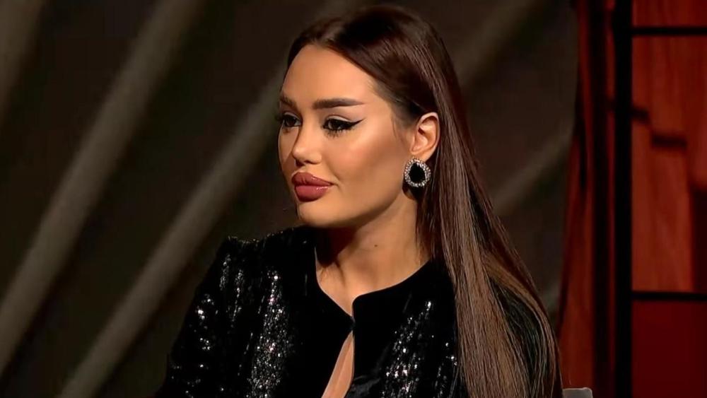 Ljudi se hvataju za glavu kada vide Anu Korać: Posle povlačenja iz javnosti ŠOKIRALA izgledom, mnogi je ne bi prepoznali