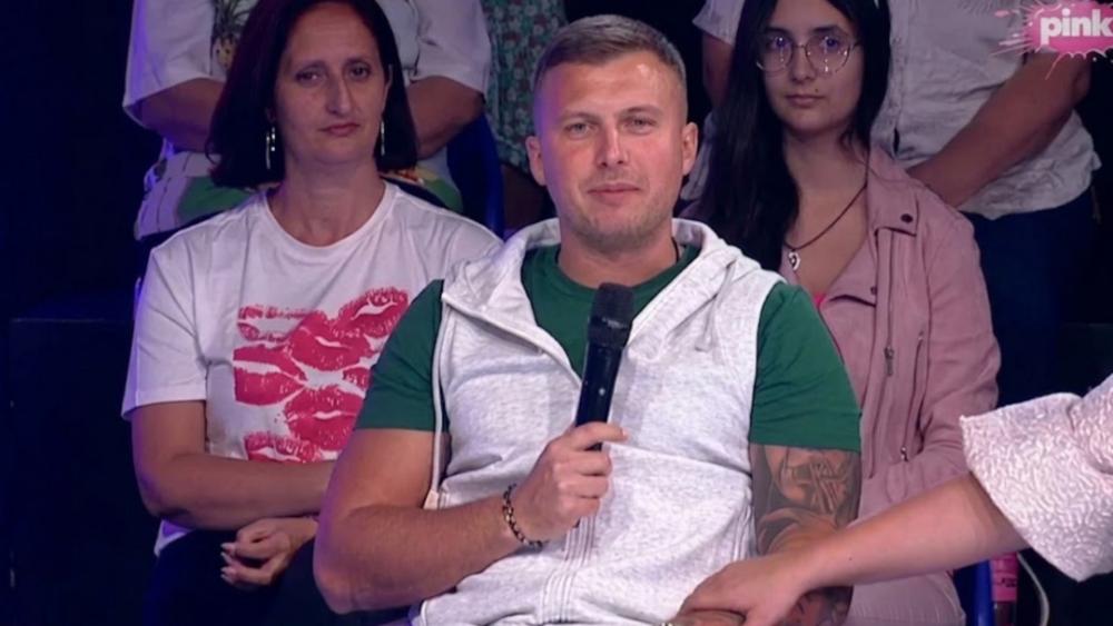 Stefan Karić PONIZIO Anđelu Đuričić na ulasku u "Elitu 10"! Pomazio njenog psa, a nju nije ni pogledao
