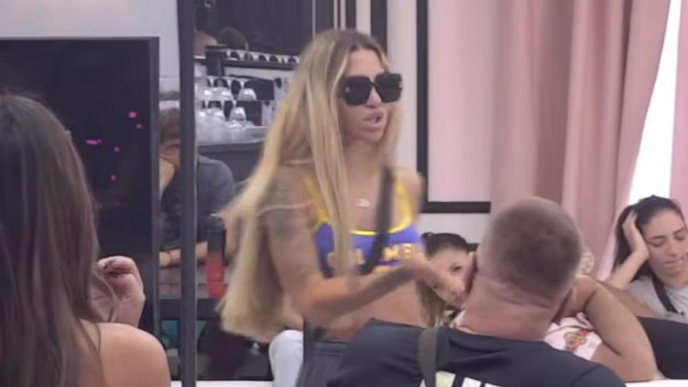 Nervni slom Aneli Ahmić uživo: Rastrojstvo doživela zbog Anđele Đuričić, ne može više da izdrži