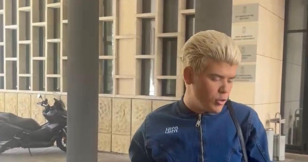 Uroš Stanić stigao na suđenje u miniću, odmah izbačen iz suda: U štiklama pravi SKANDAL!