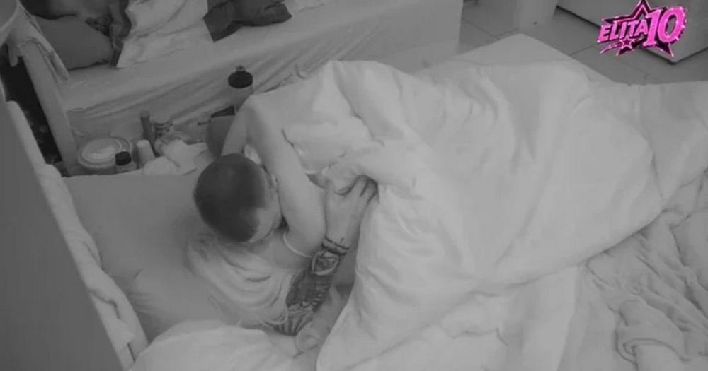Pršte strasti, oni su novi par u Eliti! Smuvao zanosnu plavušu, ona pre njega bila intimna sa njegovim drugom