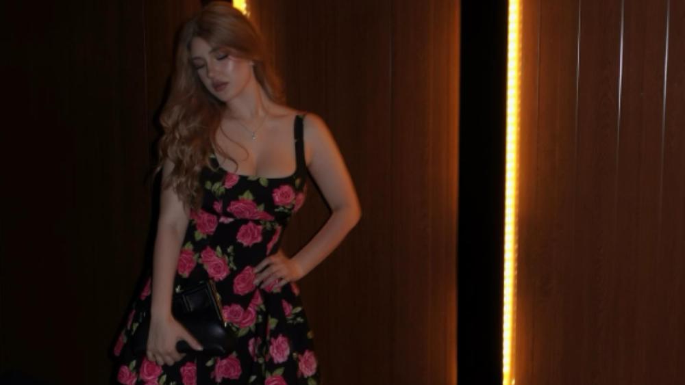 Lena Marinković se baškari u suvom luskuzu: Oglasila se sa mesta koje posećuju samo bogataši