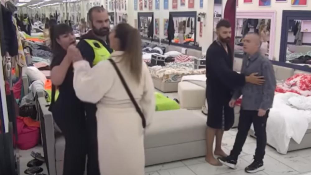 Miljana Kulić i Milena Kačavenda zaradile u Eliti, obezbeđenje odmah reagovalo