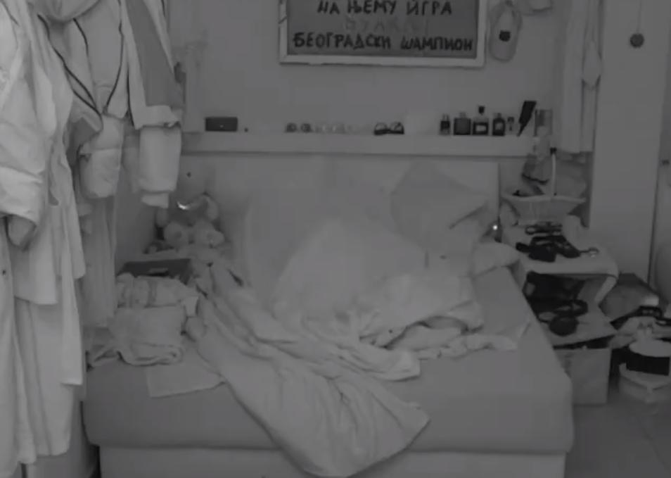 PAO PRVI INTIMNI ODNOS U ELITI! Uleteo joj u krevet pa krenulo HOPA-CUPA, isplivao snimak