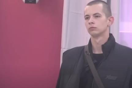 "MAJKINA LUTKA PRED ULAZAK U KANDŽE NARKOMANKE" Sita objavila sliku sina Nerija pre nego što je upoznao Hanu - ni traga od mršavog momka (FOTO)