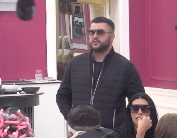 ASMIN DURDŽIĆ SE OTVORIO MILOSAVI PRAVILOVIĆ, PRIZNAO KAKO SE OSEĆA! Otvorio dušu oi bratu, pa otkrio kako se ponaša on prema partnerkama