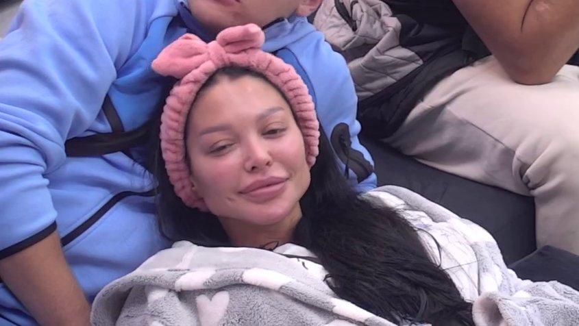 Ne skida osmeh s lica! Maja sve vreme posmatra Desingericu, usaglasila se sa njegovim rečima (VIDEO)