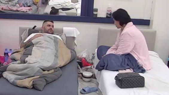 Ne zna šta će! Asmin kuka Mini, ne može da pobegne od problema (VIDEO)