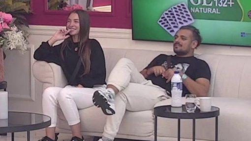Opa! Bora bacio oko na dve ukućanke, evo kako će s njima provoditi vreme na proslavi razvoda od Milice Kemez (VIDEO)