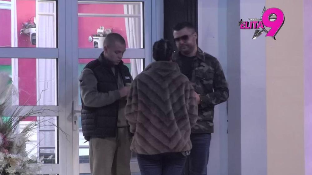 Najbolje spavaš pored mene: Alibaba misli da je Mini bolje sa njim nego sa Terzom (VIDEO)