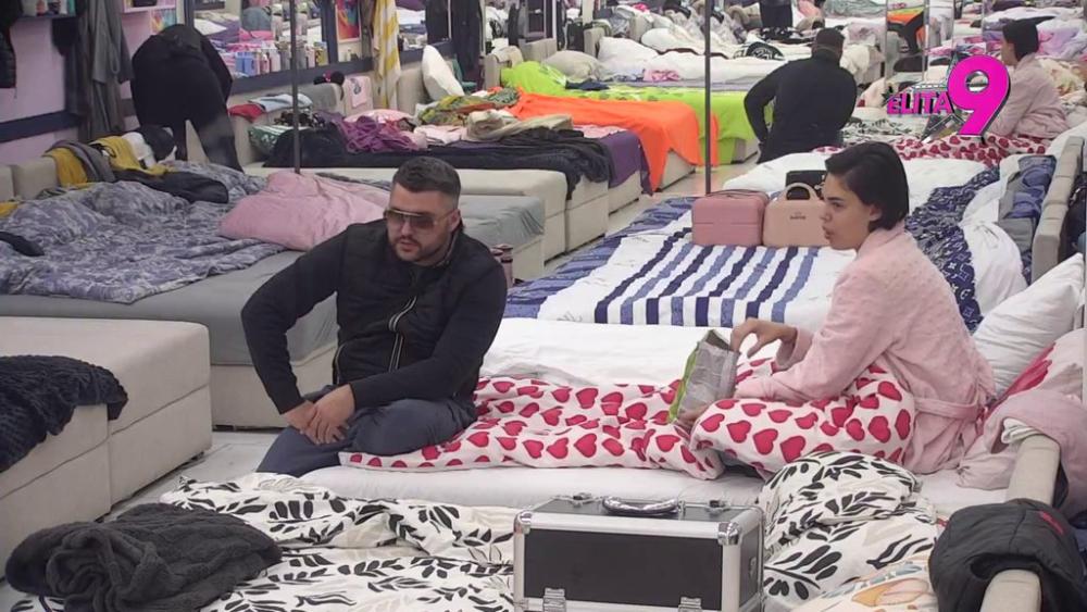 Ti me sve razumeš: Mina nakon haosa s Terzom jedinu utehu pronašla u Asminu! (VIDEO)