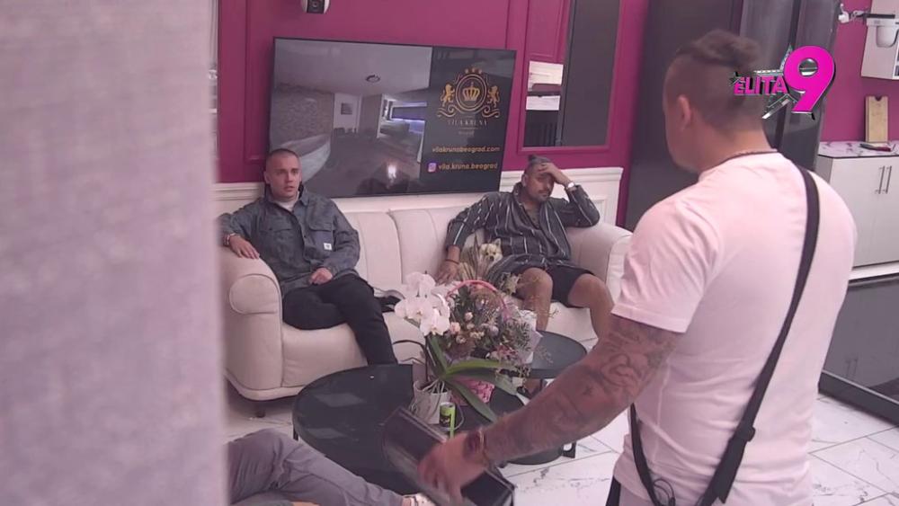 LETI PERJE! Terza ušao u crveno zbog Minine selidbe iz hotela, Asmin pokušava da ih urazumi (VIDEO)