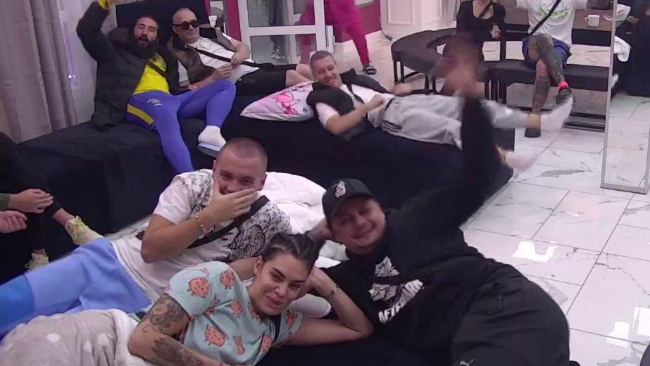 Smehotres odzvanja Belom kućom! Kandidat i Desingerica nasmejali učesnike Elite 9 (VIDEO)