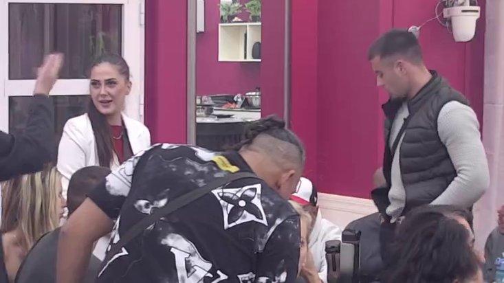 Isplivala ljubomora na površinu! Sara i Luks u brutalnom ratu, Viktor jednim komentarom pokazao Anastasijino pravo lice: Egoisti, hajde debilu sedi! (VIDEO)