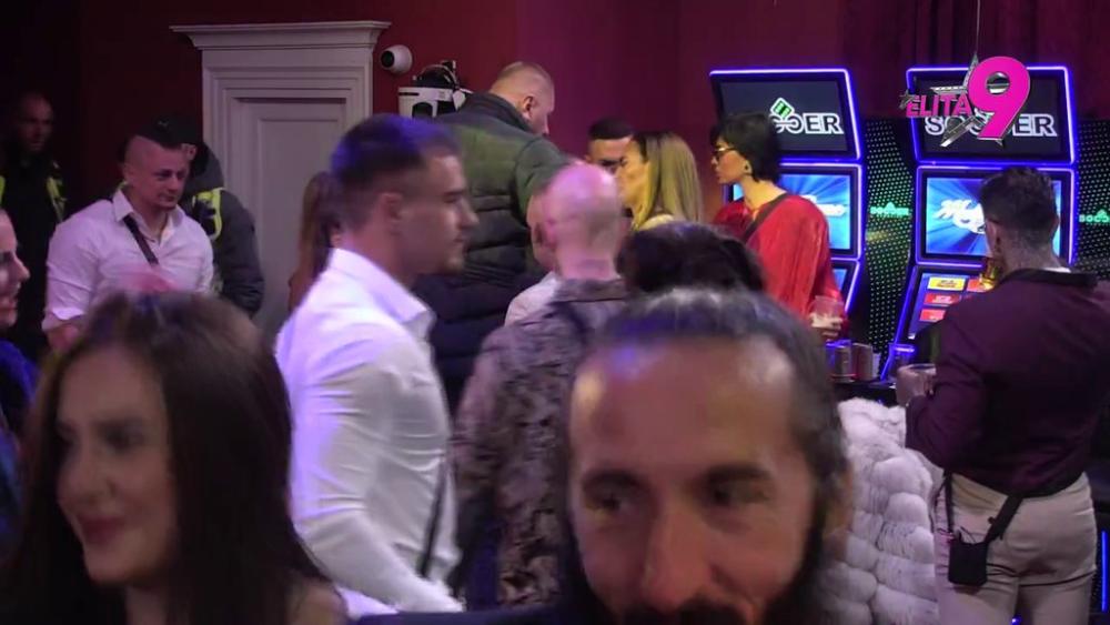 OBEZBEĐENJE NAPRAVILI ŽIVI ZID: Ivan Marinković prozvao Kačevandu da je lopov, Asmin i Anđelo skočili da je brane (VIDEO)