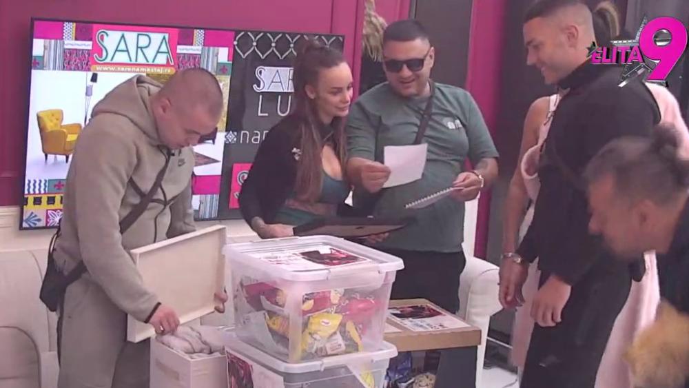 Odrešili kesu: Fanovi Teodoru i Bebicu ni danas nisu zaboravili, stiglo pregršt poklona! (VIDEO)