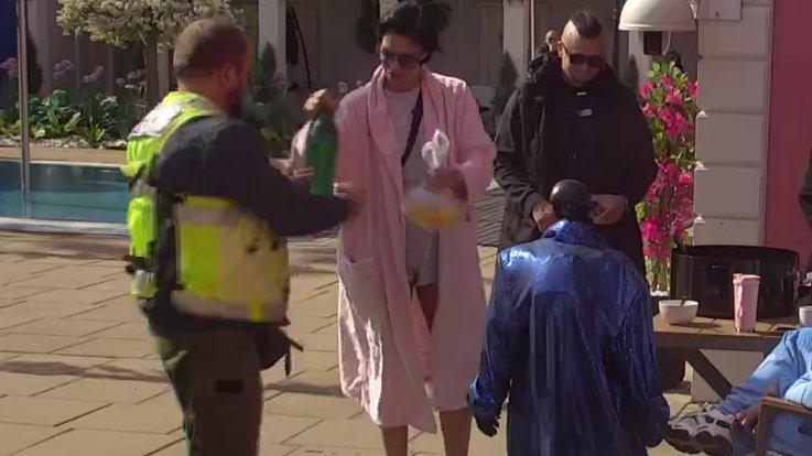 Široke ruke: Toša nagradio i Minu, Kačavenda odmah ljubomoriše! (VIDEO)